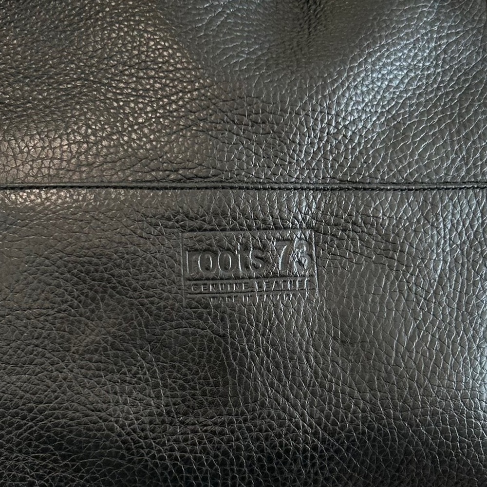 Roots 73 black Pebble Leather Village Tribe Bag - Picture 7 of 8